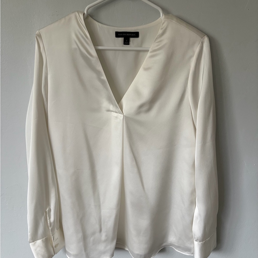 Banana Republic Ivory V-Neck Long Sleeve Blouse